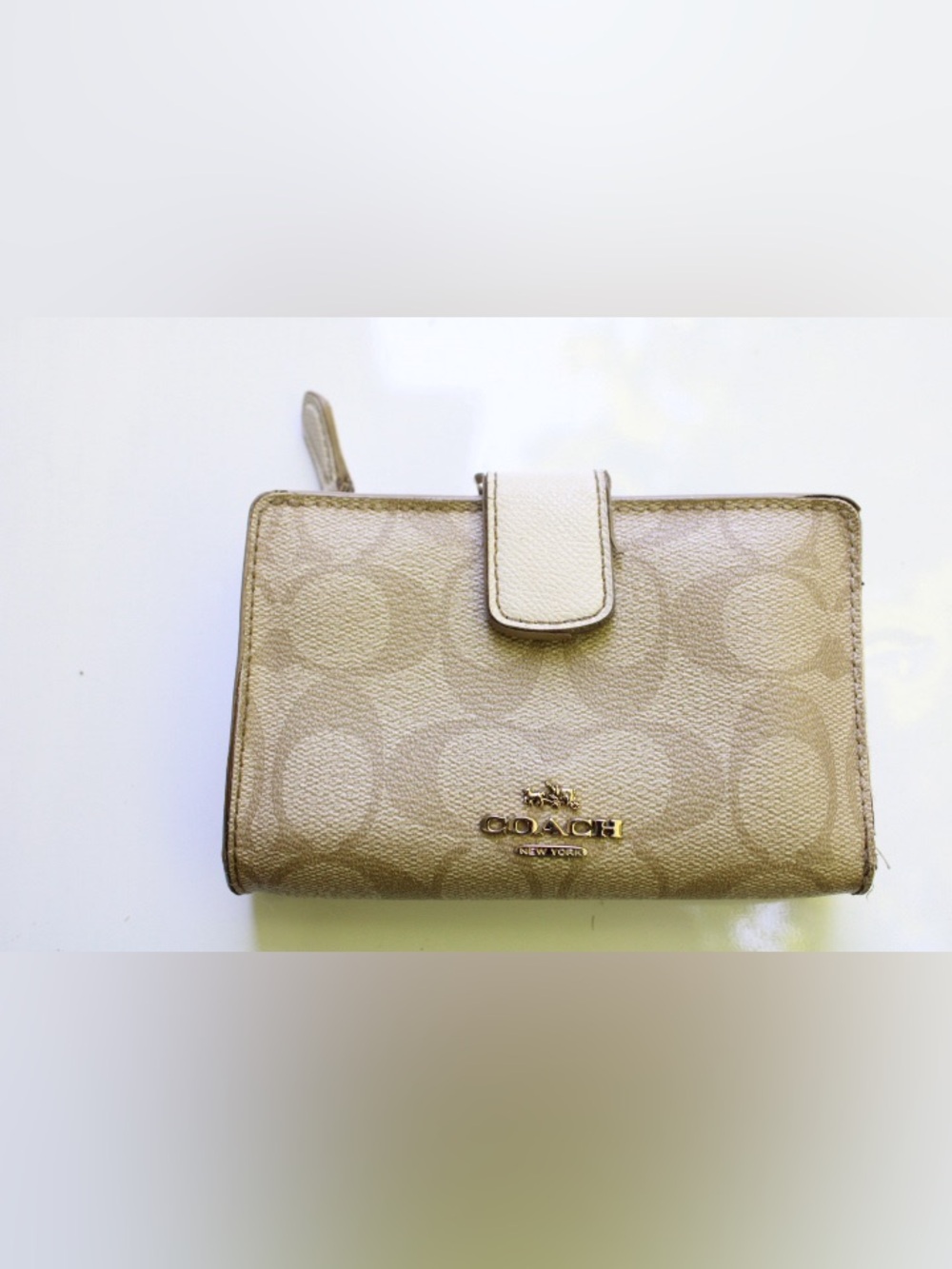 Coach logo  zip wallet
